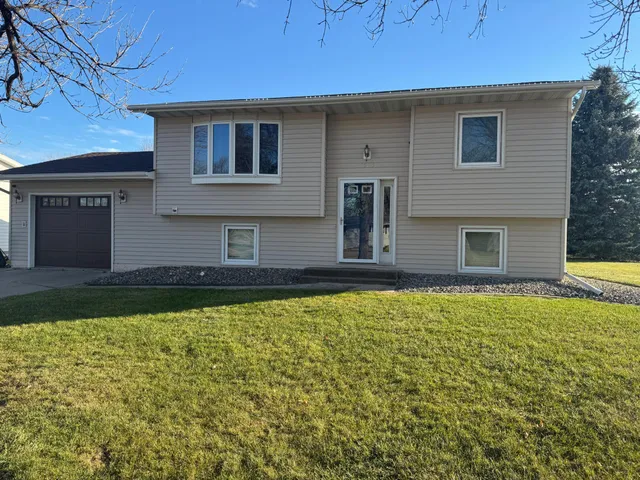 $209,900 | 1505 Westmore Avenue, Wahpeton, ND 58075