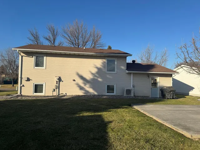 $209,900 | 1505 Westmore Avenue, Wahpeton, ND 58075