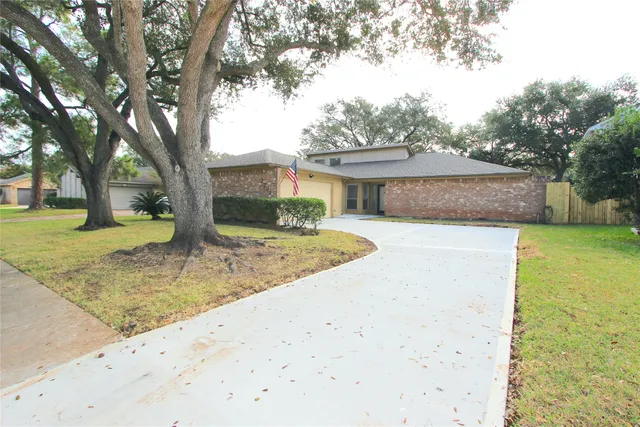 $2,200 | 2731 Colony Drive, Sugar Land, TX 77479