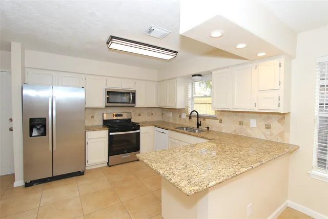 $2,200 | 2731 Colony Drive, Sugar Land, TX 77479