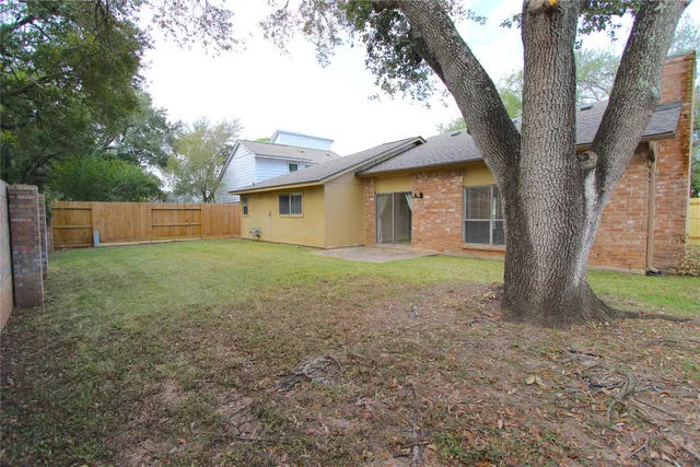 $2,200 | 2731 Colony Drive, Sugar Land, TX 77479