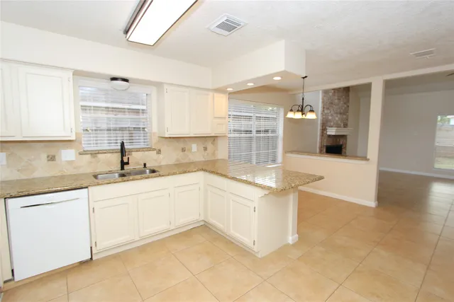 $2,200 | 2731 Colony Drive, Sugar Land, TX 77479