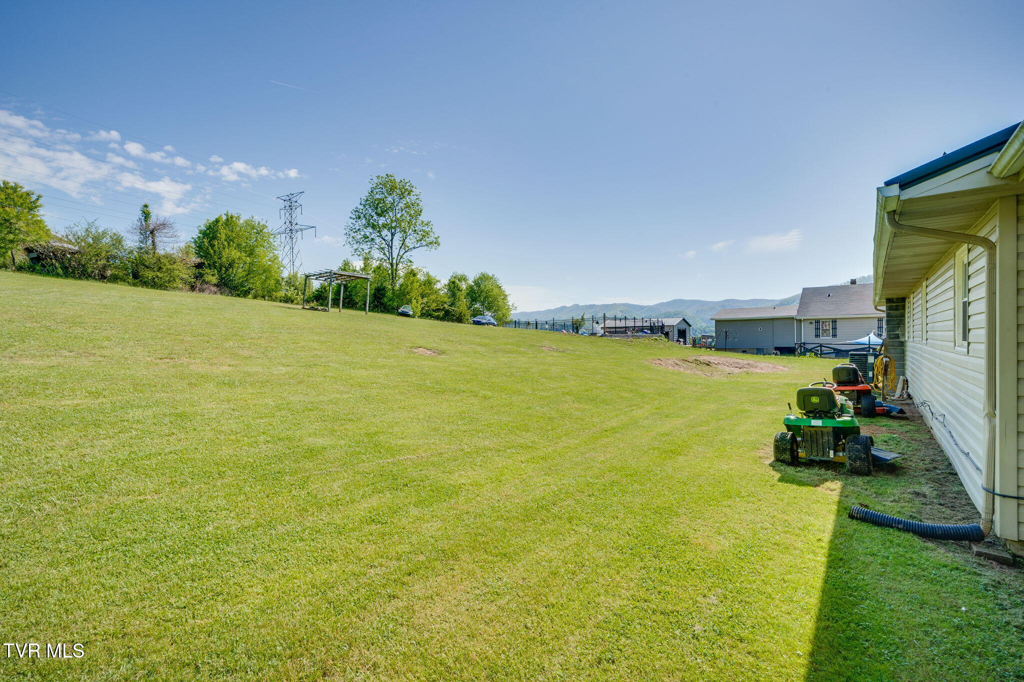 2251 Siam Road Elizabethton, TN 37643 - Photo 29 of 36 029