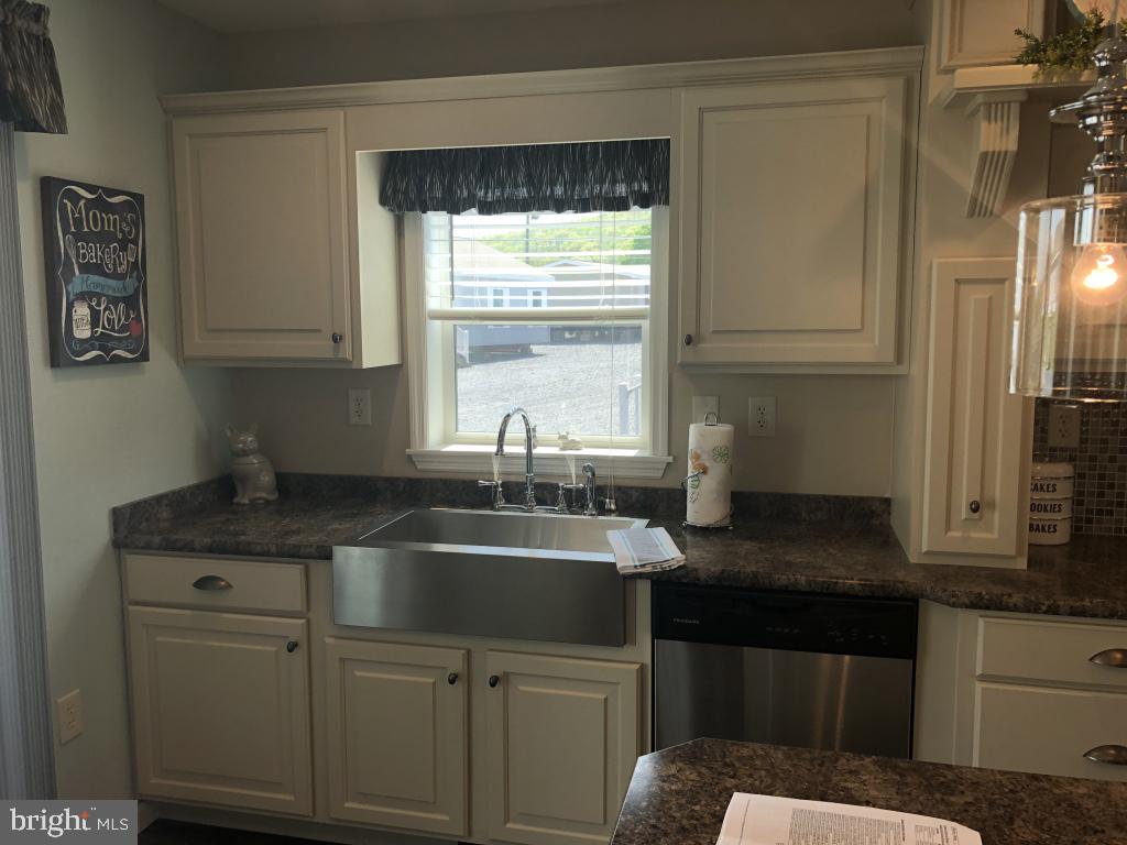 268 Hickory Drive Doylestown, PA 18901 - Photo 4 of 7