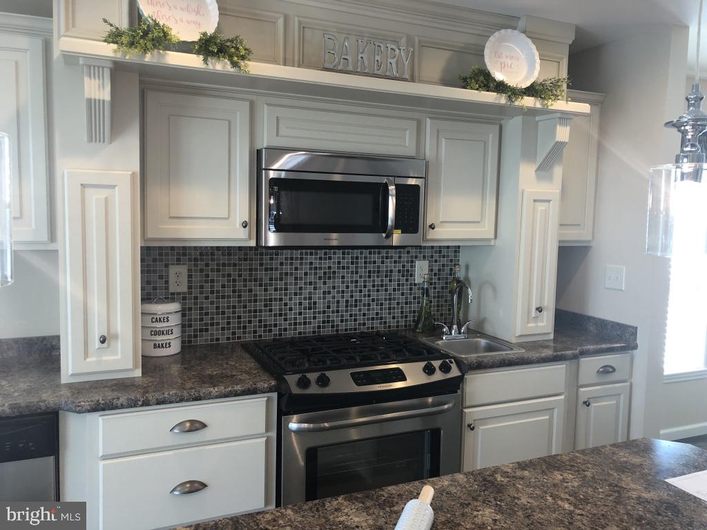 268 Hickory Drive Doylestown, PA 18901 - Photo 5 of 7