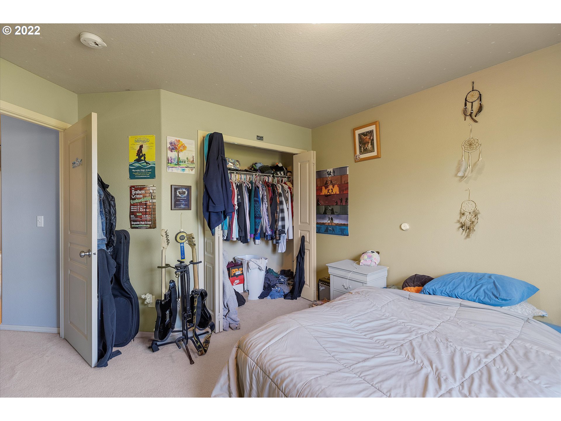 40310 Dubarko Road Sandy, OR 97055 - Photo 18 of 23 a bedroom with a bed and a view of bathroom