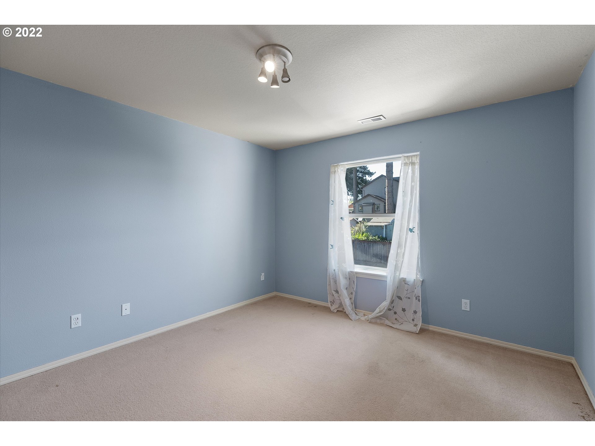 40310 Dubarko Road Sandy, OR 97055 - Photo 19 of 23 a view of an empty room with a window