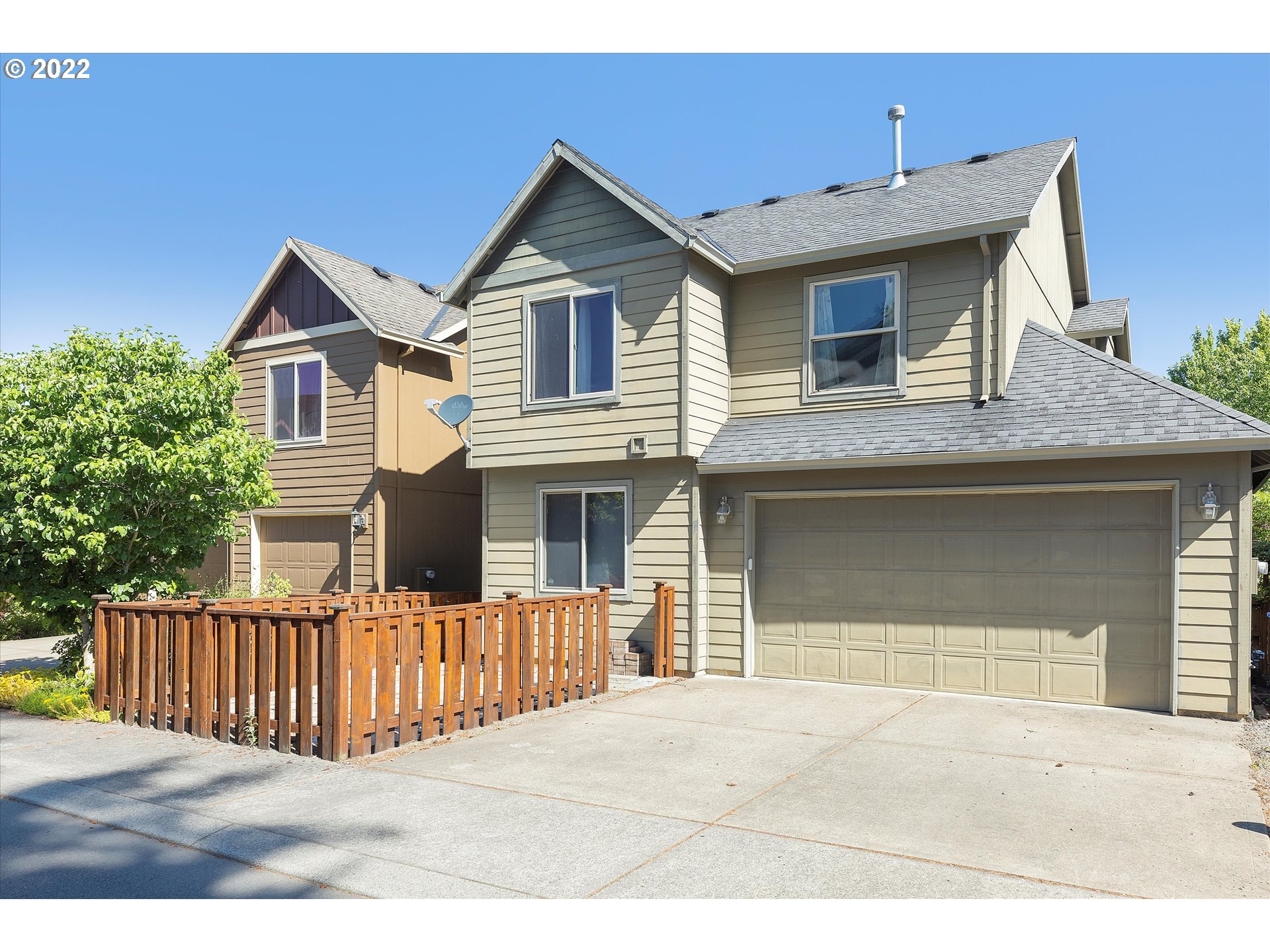 40310 Dubarko Road Sandy, OR 97055 - Photo 23 of 23 a front view of a house with a garage