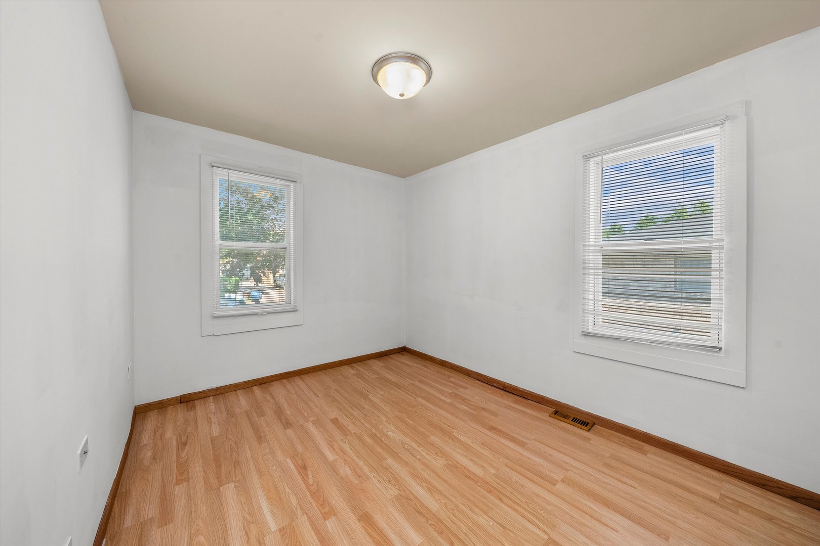 14449 Springfield Avenue Midlothian, IL 60445 - Photo 11 of 28 Gallery Image 11