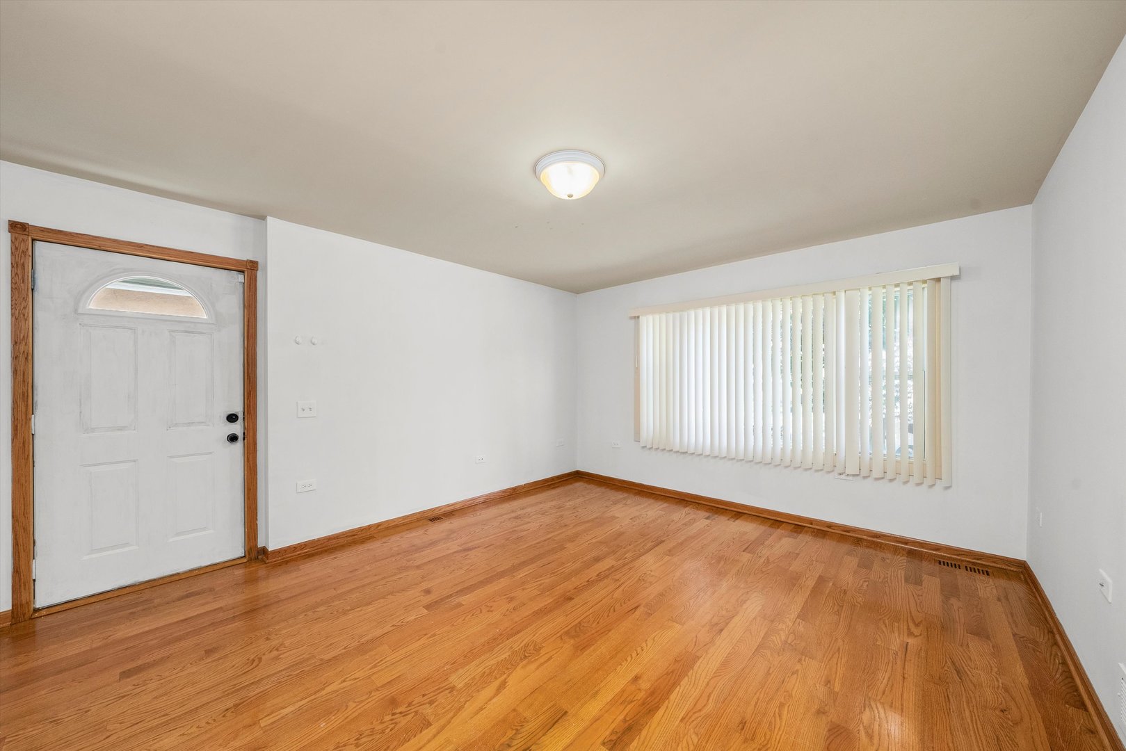 14449 Springfield Avenue Midlothian, IL 60445 - Photo 4 of 28 Gallery Image 4