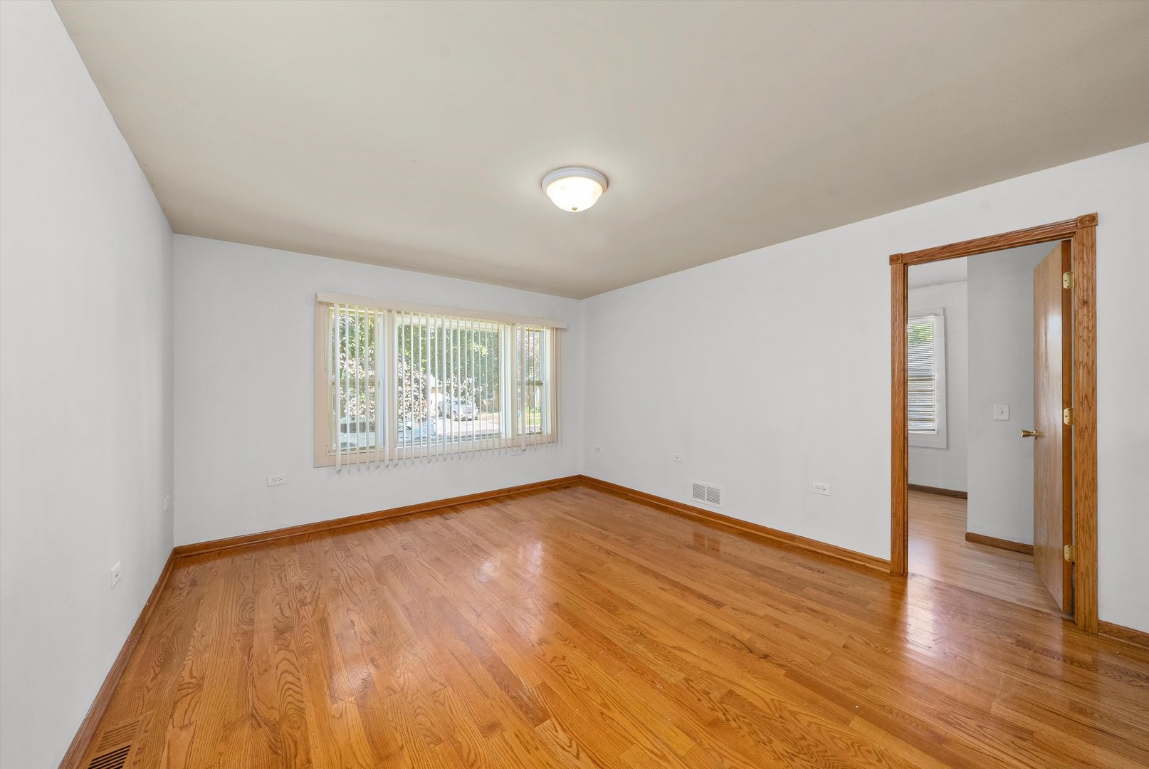 14449 Springfield Avenue Midlothian, IL 60445 - Photo 5 of 28 Gallery Image 5