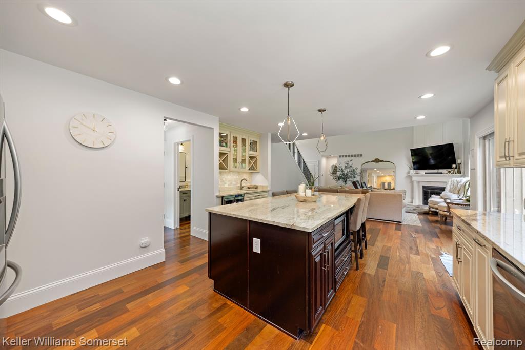 9732 Forest Ridge Drive Clarkston, MI 48348 - Photo 13 of 42 Gallery Image 13