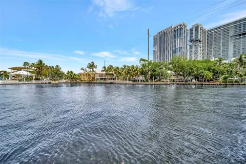 $475,000 | 401 Southwest 4th Avenue, Unit 203, Fort Lauderdale, FL 33315