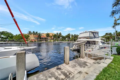 $475,000 | 401 Southwest 4th Avenue, Unit 203, Fort Lauderdale, FL 33315