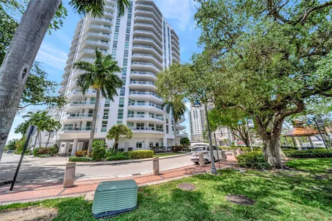 $475,000 | 401 Southwest 4th Avenue, Unit 203, Fort Lauderdale, FL 33315