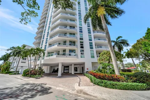 $475,000 | 401 Southwest 4th Avenue, Unit 203, Fort Lauderdale, FL 33315