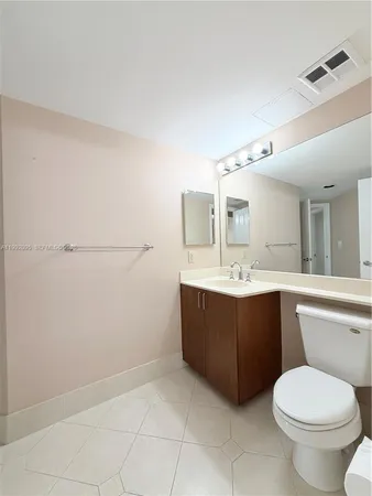$475,000 | 401 Southwest 4th Avenue, Unit 203, Fort Lauderdale, FL 33315