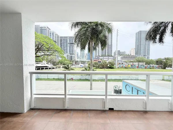 $475,000 | 401 Southwest 4th Avenue, Unit 203, Fort Lauderdale, FL 33315