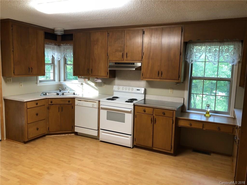 4085 Plateau Road Newton, NC 28658 - Photo 4 of 6