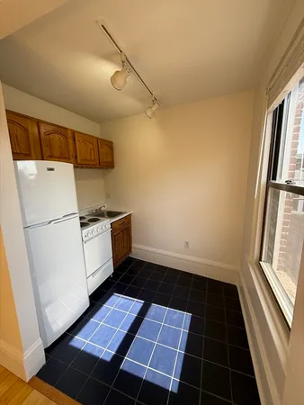 $2,500 | 4 Milford Street, Unit 302, Boston, MA 02118