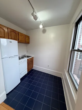 $2,400 | 4 Milford Street, Unit 302, Boston, MA 02118