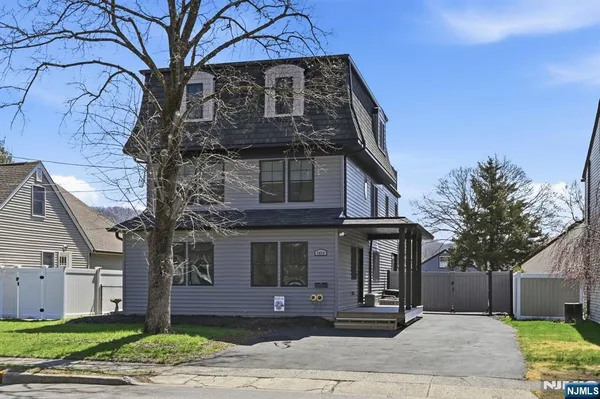 $949,900 | 1074 Colfax Avenue, Pompton Lakes, NJ 07442