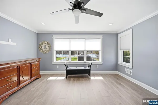 $949,900 | 1074 Colfax Avenue, Pompton Lakes, NJ 07442