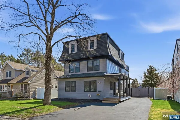 $949,900 | 1074 Colfax Avenue, Pompton Lakes, NJ 07442