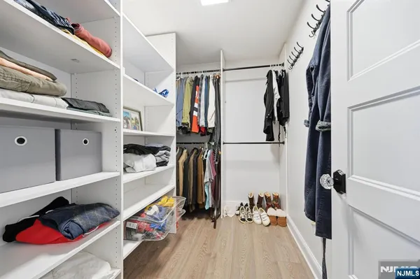 $949,900 | 1074 Colfax Avenue, Pompton Lakes, NJ 07442