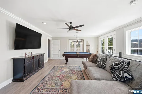 $949,900 | 1074 Colfax Avenue, Pompton Lakes, NJ 07442