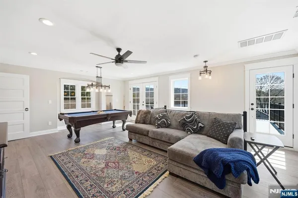 $949,900 | 1074 Colfax Avenue, Pompton Lakes, NJ 07442