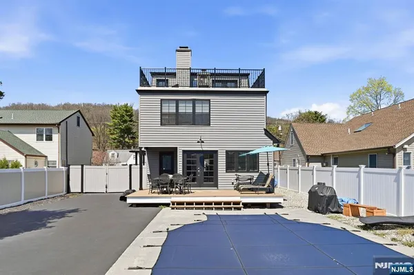 $949,900 | 1074 Colfax Avenue, Pompton Lakes, NJ 07442