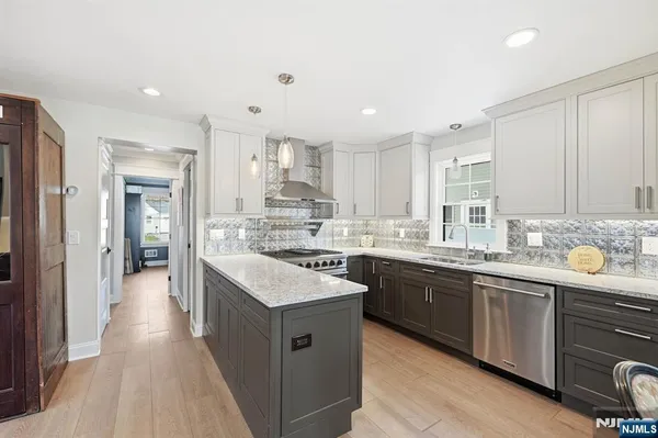 $949,900 | 1074 Colfax Avenue, Pompton Lakes, NJ 07442