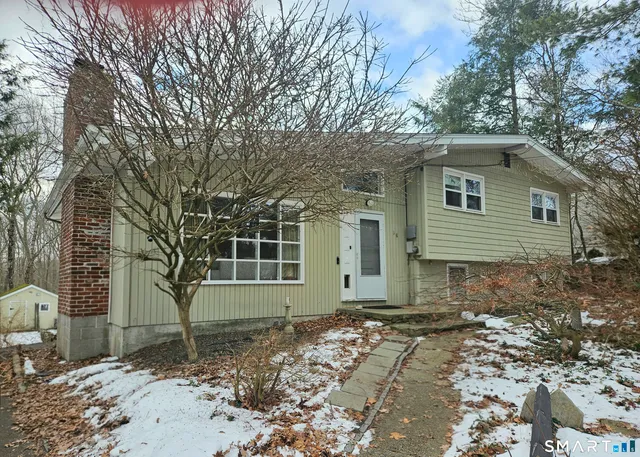 $299,900 | 38 Woodland Drive, Montville, CT 06382
