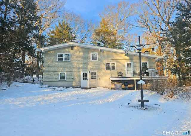 $299,900 | 38 Woodland Drive, Montville, CT 06382