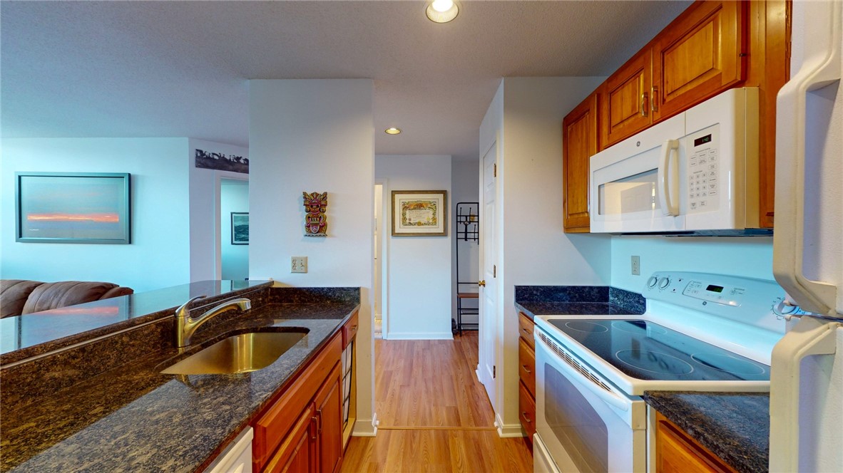 140 High Street, Unit 310 Westerly, RI 02891 - Photo 8 of 23 Kitchen