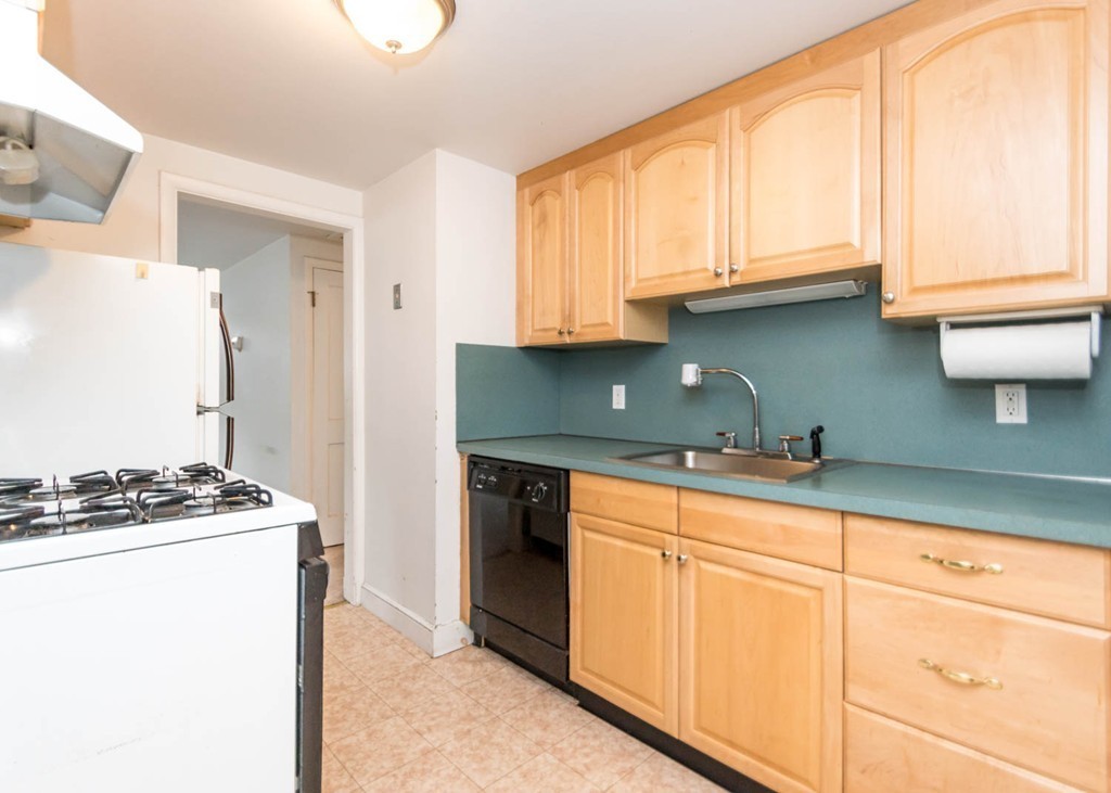 24 Mountain Road Waltham, MA 02451 - Photo 12 of 16