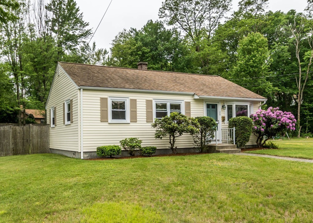 24 Mountain Road Waltham, MA 02451 - Photo 3 of 16