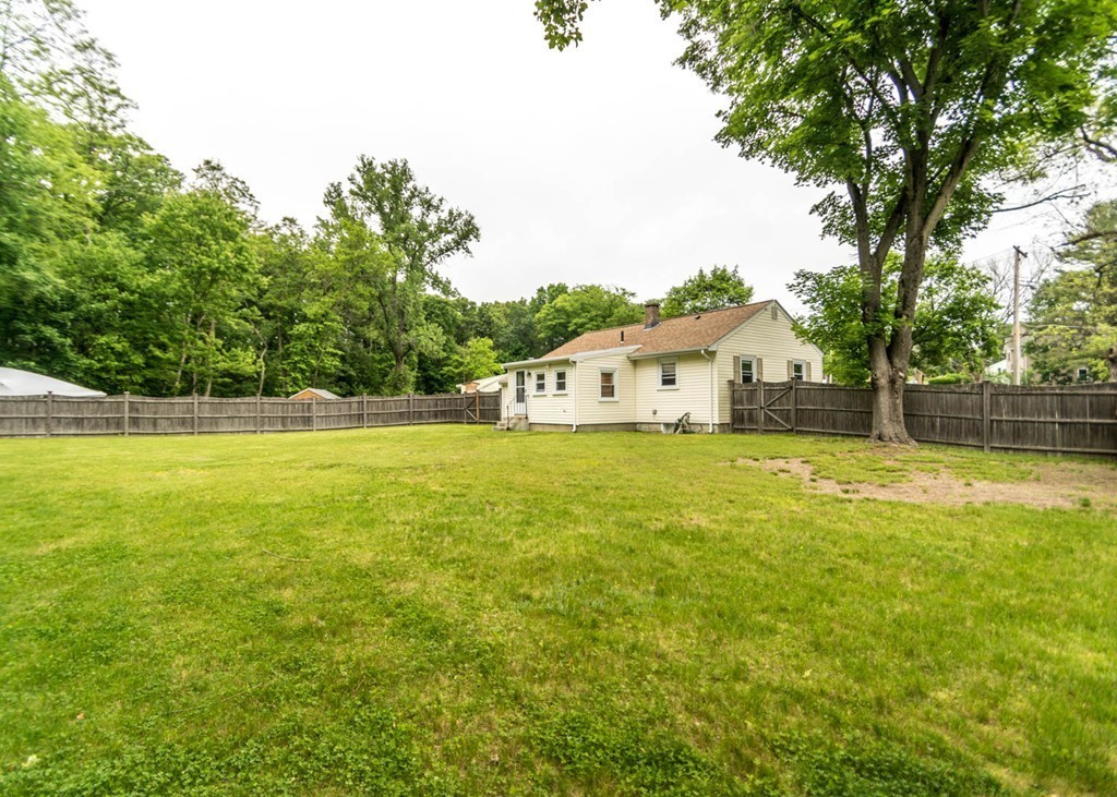 24 Mountain Road Waltham, MA 02451 - Photo 4 of 16