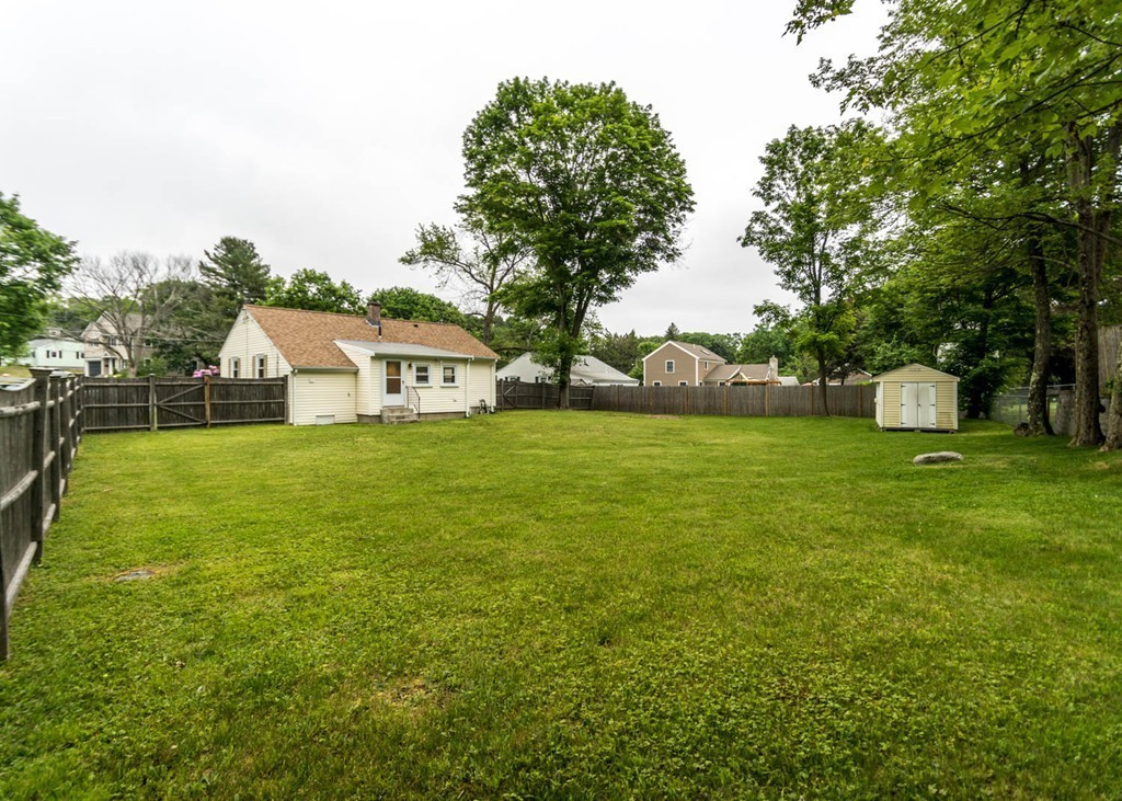 24 Mountain Road Waltham, MA 02451 - Photo 5 of 16