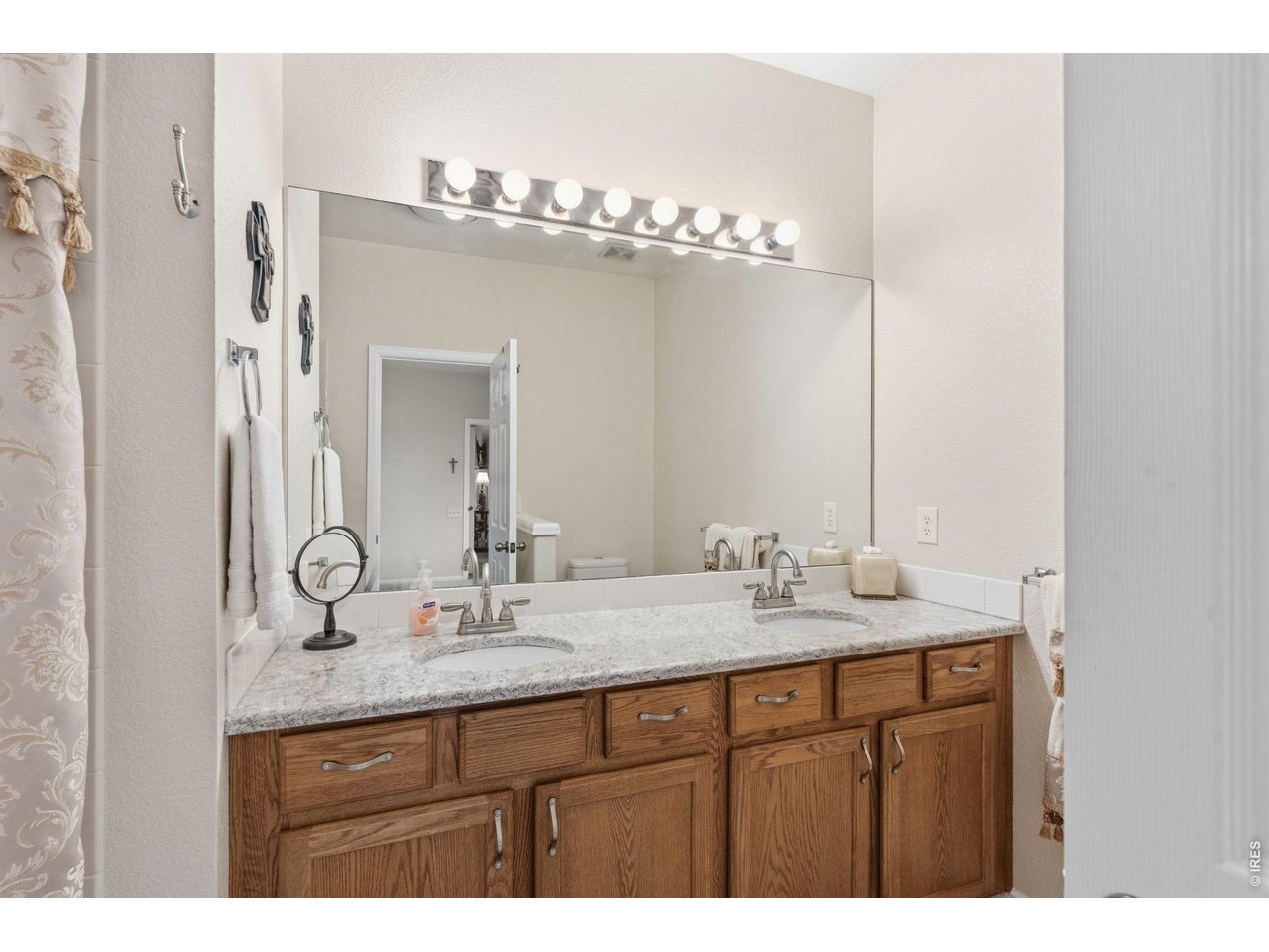 5133 Old Mill Road Fort Collins, CO 80528 - Photo 25 of 39 Primary bathroom