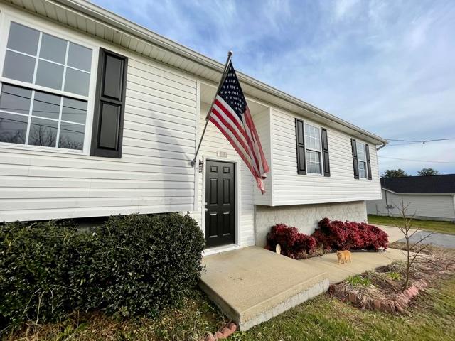 919 Holcomb Road Ringgold, GA 30736 - Photo 2 of 16 IMG_8428