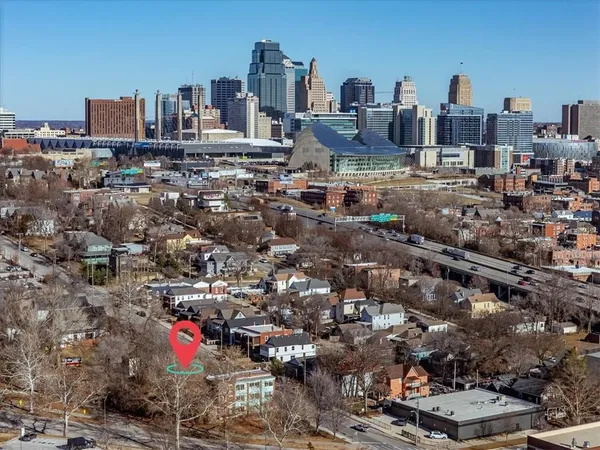 $265,000 | 2024 Summit Street, Kansas City, MO 64108