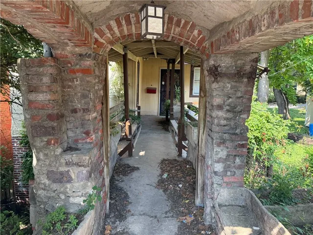 $265,000 | 2024 Summit Street, Kansas City, MO 64108