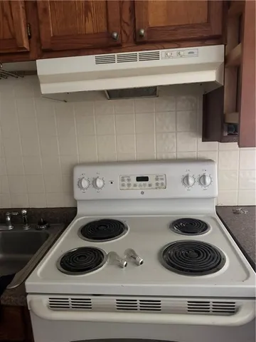 $265,000 | 2024 Summit Street, Kansas City, MO 64108