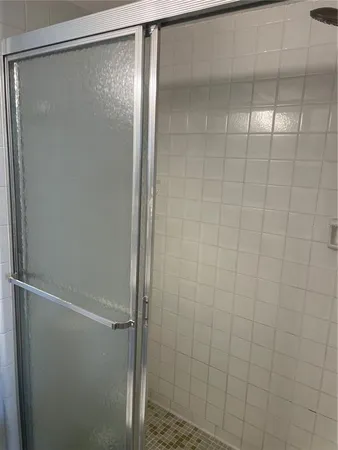 $4,000 | 895 South Gulfview Boulevard, Unit 202, Clearwater, FL 33767