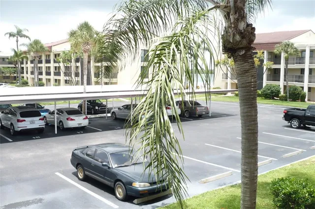 $4,000 | 895 South Gulfview Boulevard, Unit 202, Clearwater, FL 33767