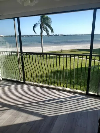 $4,000 | 895 South Gulfview Boulevard, Unit 202, Clearwater, FL 33767