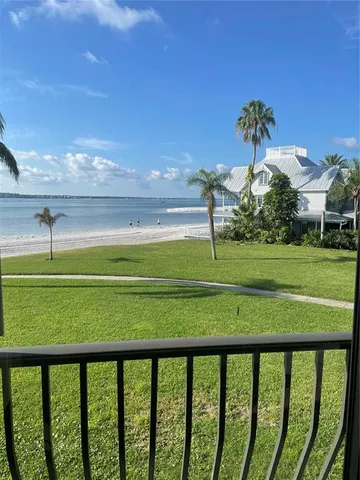 $4,000 | 895 South Gulfview Boulevard, Unit 202, Clearwater, FL 33767