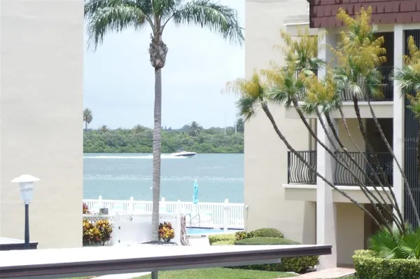 $4,000 | 895 South Gulfview Boulevard, Unit 202, Clearwater, FL 33767